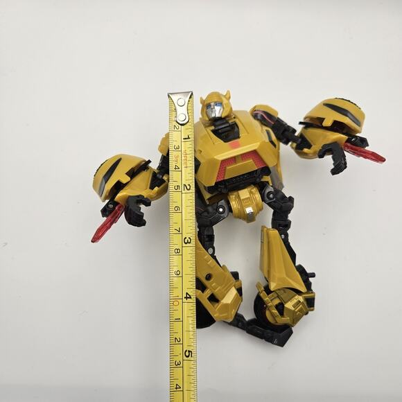 Transformers Generations Cybertronian Bumblebee 2009 Deluxe - Picture 4 of 6